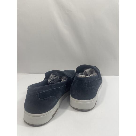 Athletic_Shoes